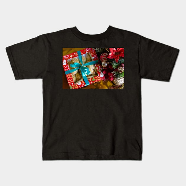 Christmas treats Kids T-Shirt by likbatonboot